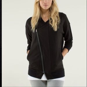 Lululemon Mula Bundle Wrap